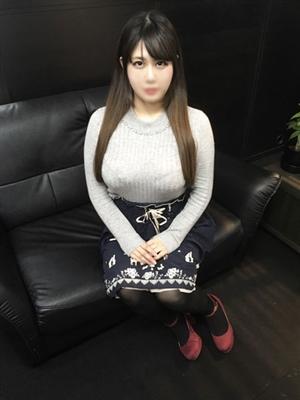 ゆら【幼顔の巨乳美少女】