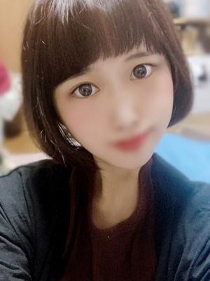 きぃ